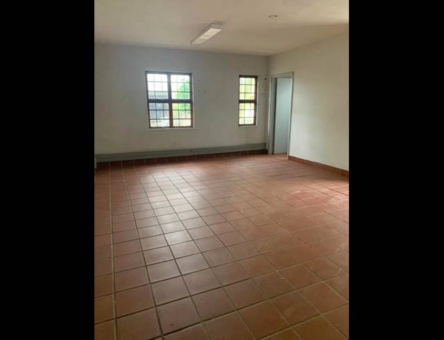 327M² WAREHOUSE TO LET IN BRIARDENE
